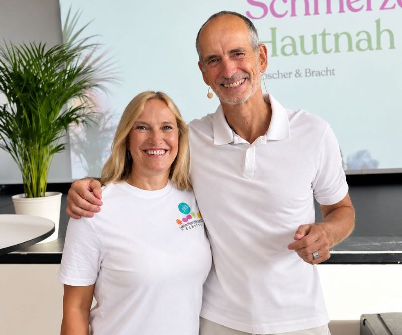 Petra Pawlak mit Roland Liebscher-Bracht bei einer Veranstaltung Petra Pawlak gemeinsam mit Roland Liebscher-Bracht bei einer Liebscher & Bracht Veranstaltung